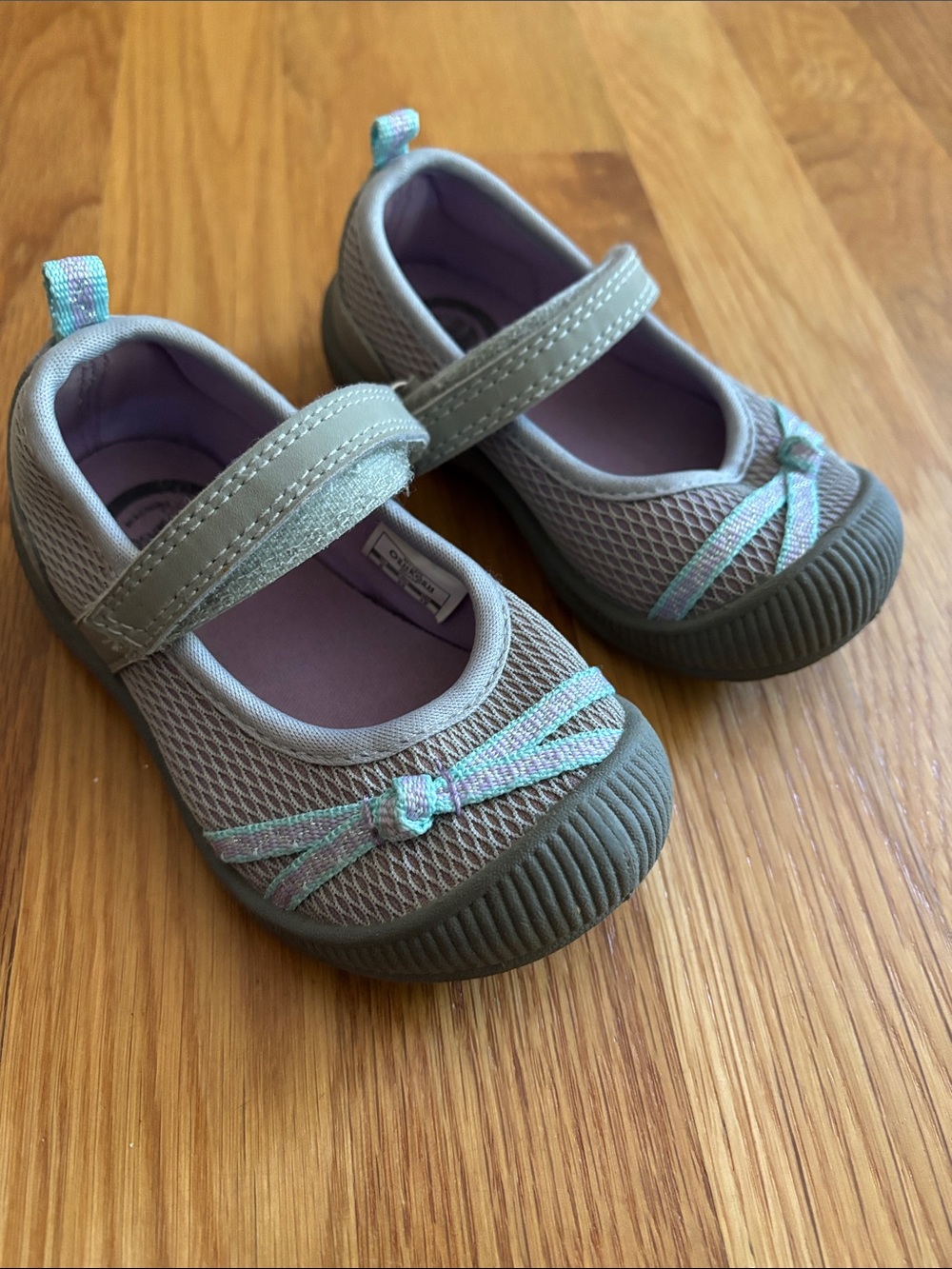 Size 6 Toddler Girls Osh Kosh B’gosh Shoes